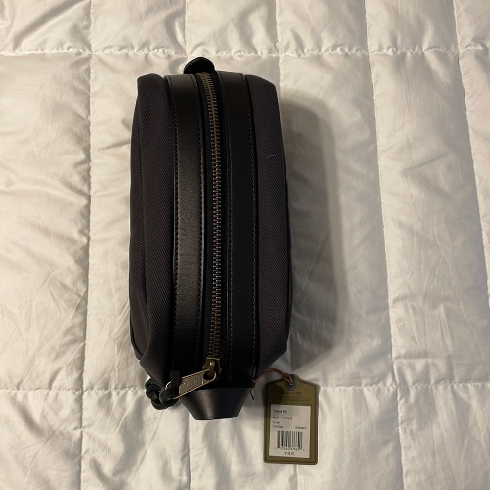 NWT Filson Travel Kit in Cinder *rare color*
